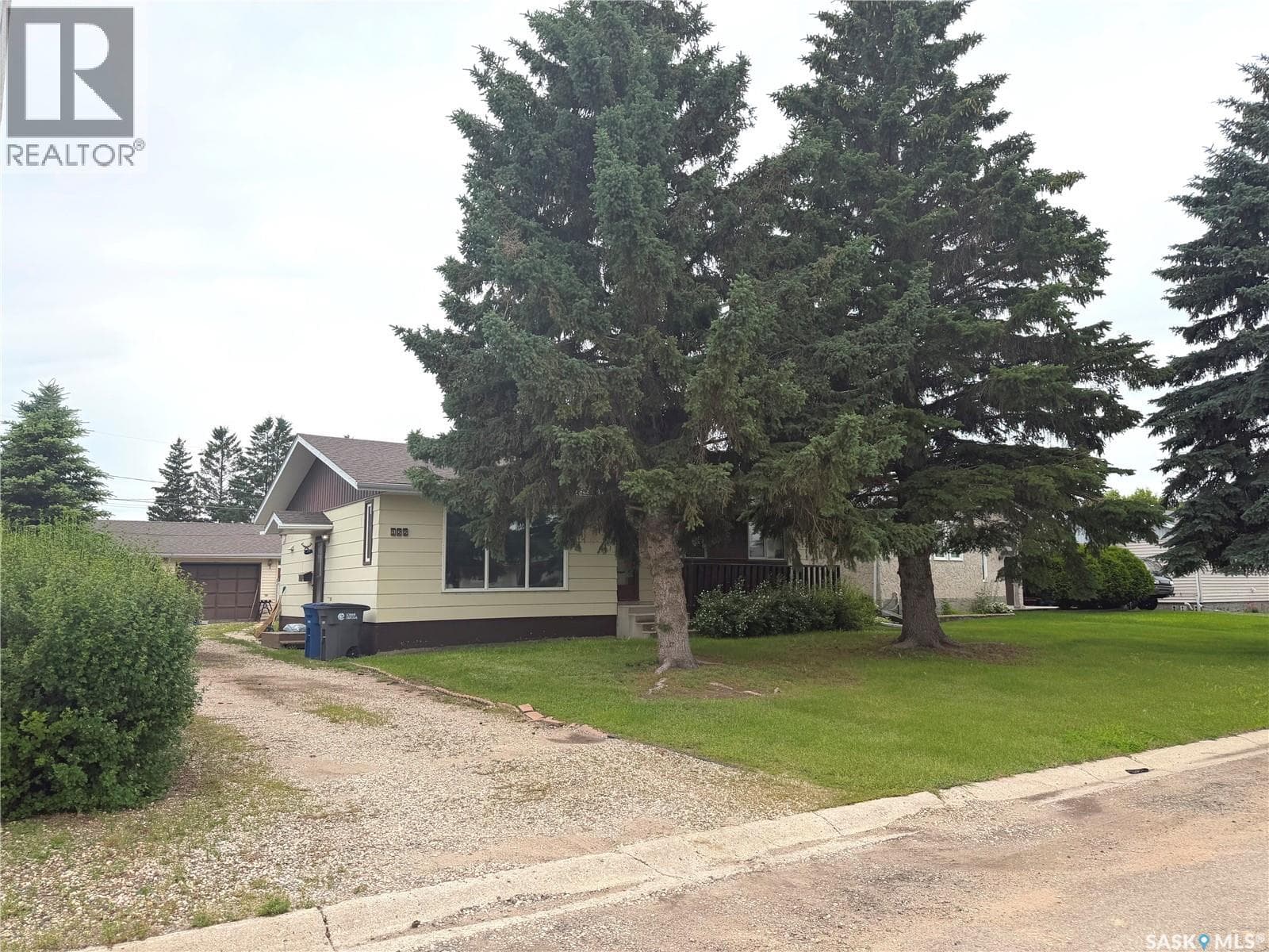 112 Dianne STREET