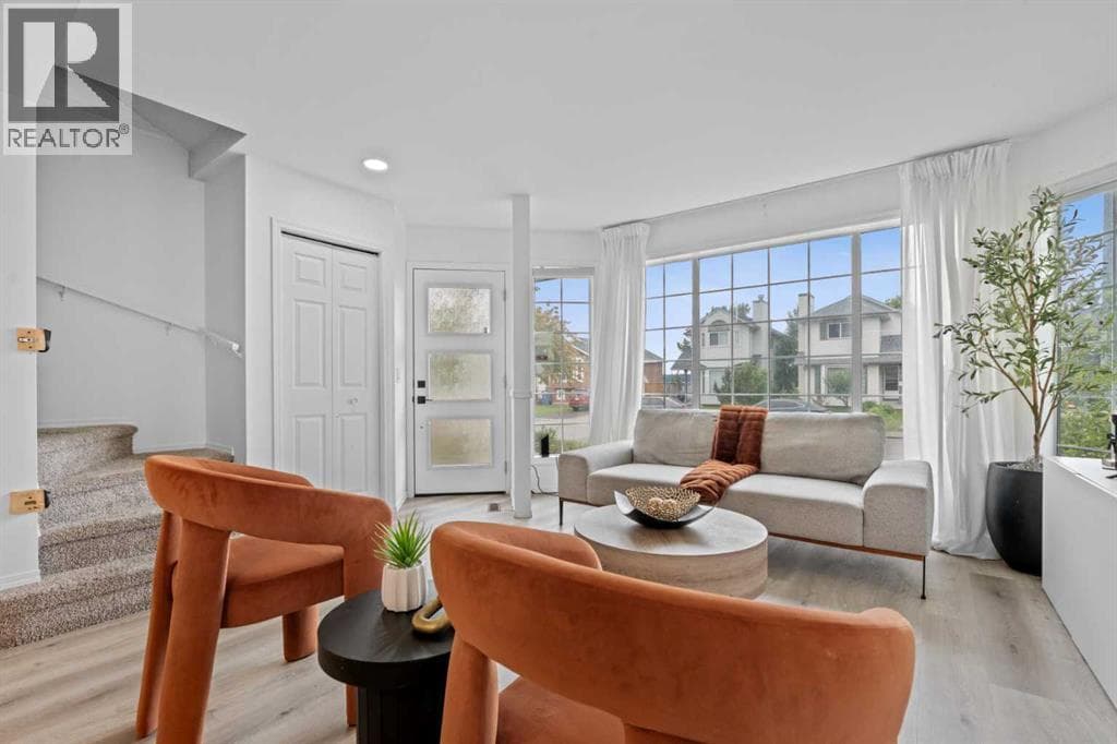 146 Erin Road SE — photo 5