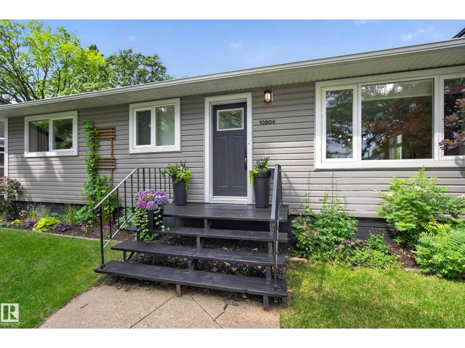 10804 135 ST NW