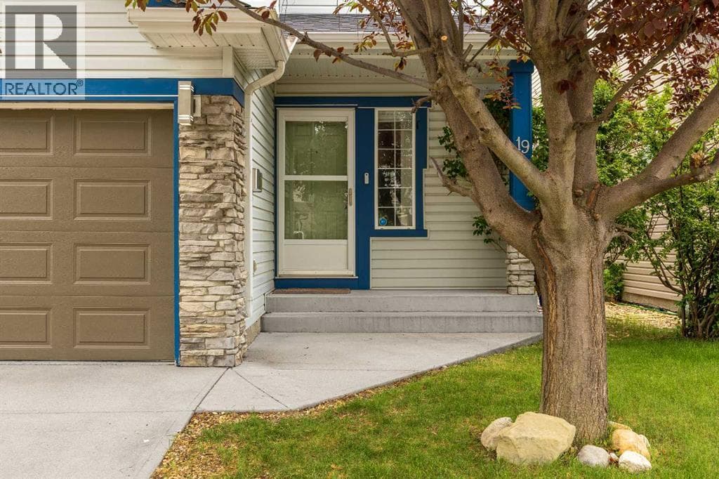 19 Tuscany Ridge Heights NW — photo 2