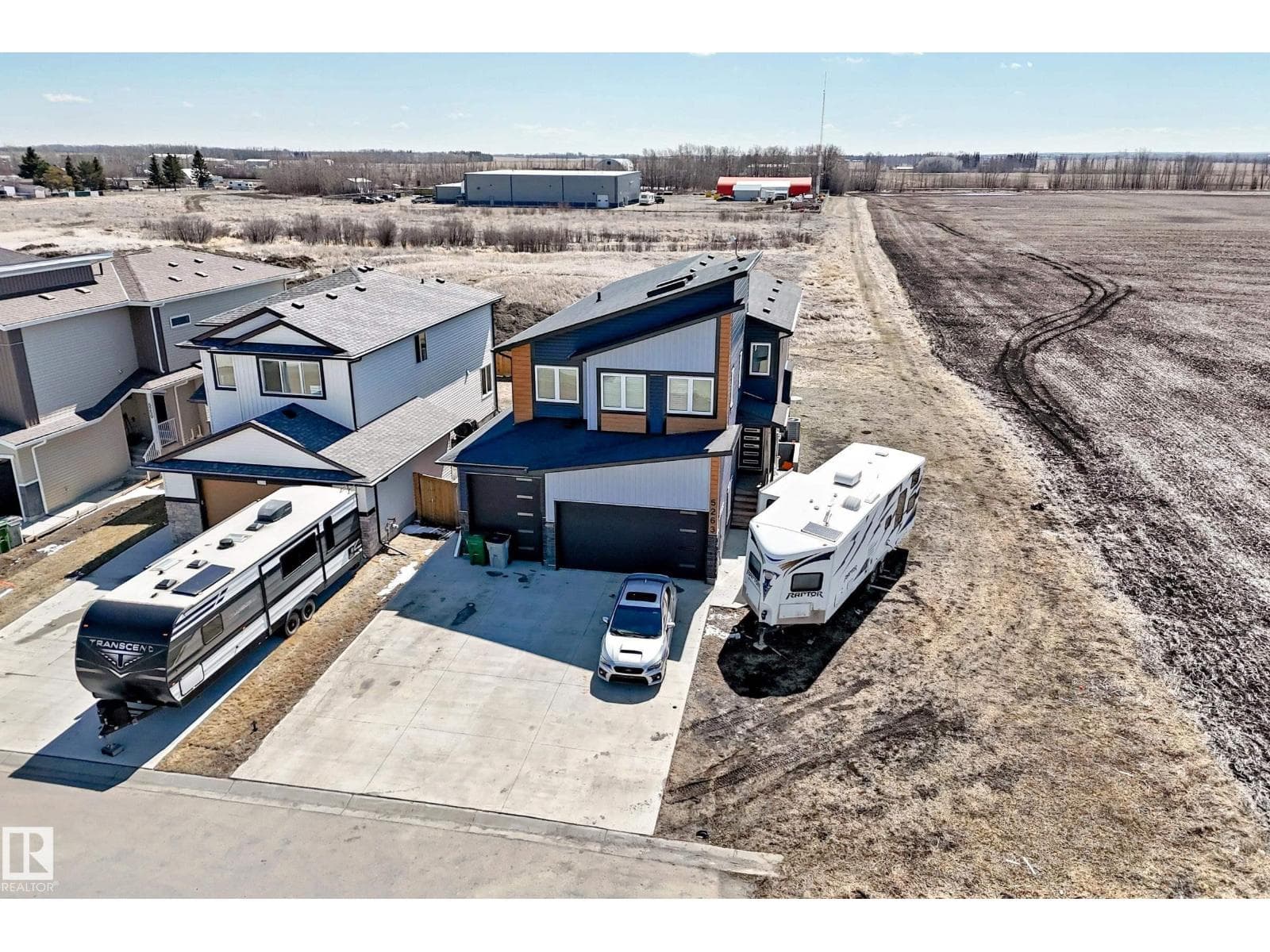5263 47 Ave
