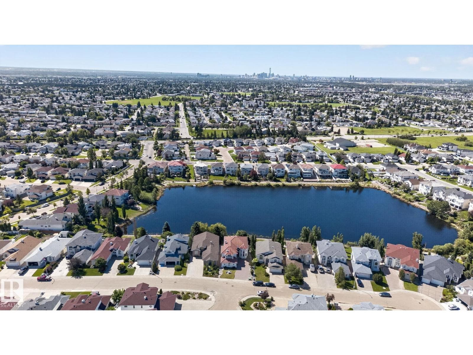 8839 158 AV NW — photo 5