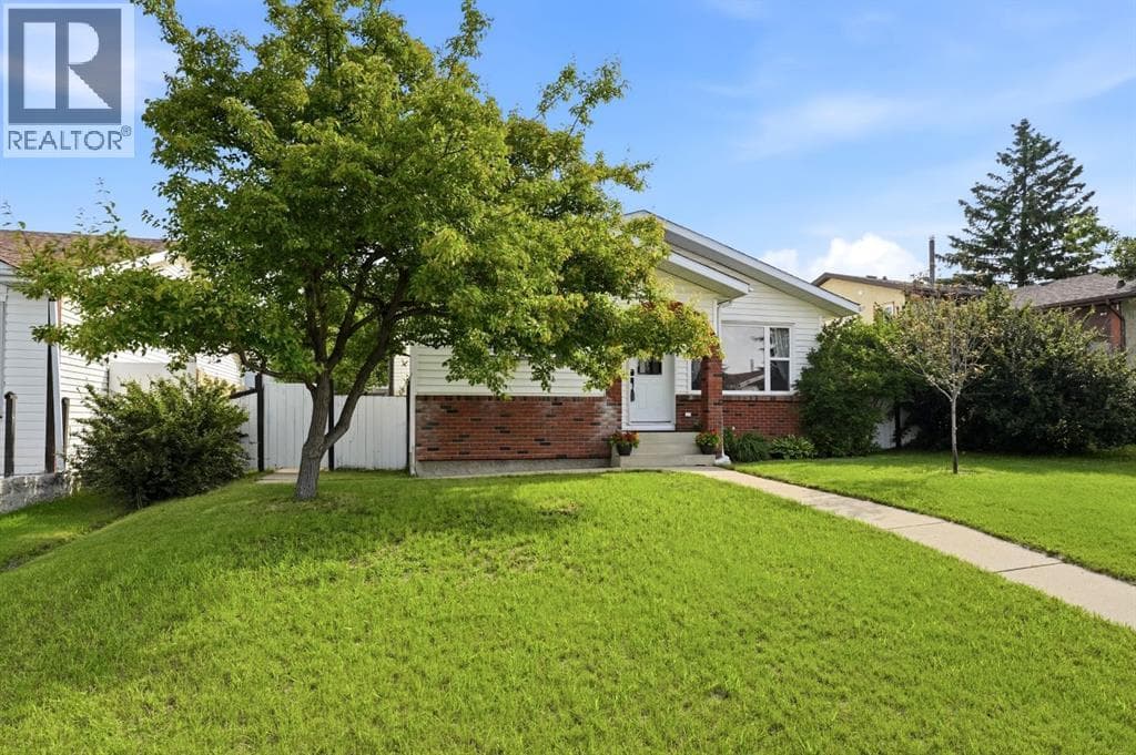 5 Everitt Crescent — photo 3