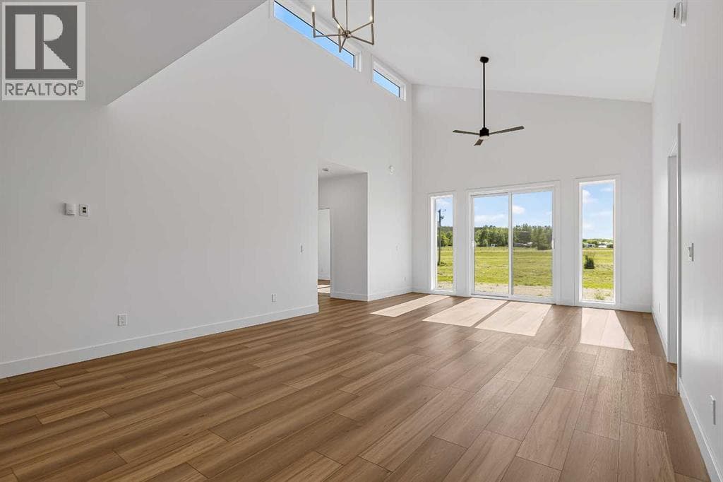 8 Diamond Valley Close — photo 2