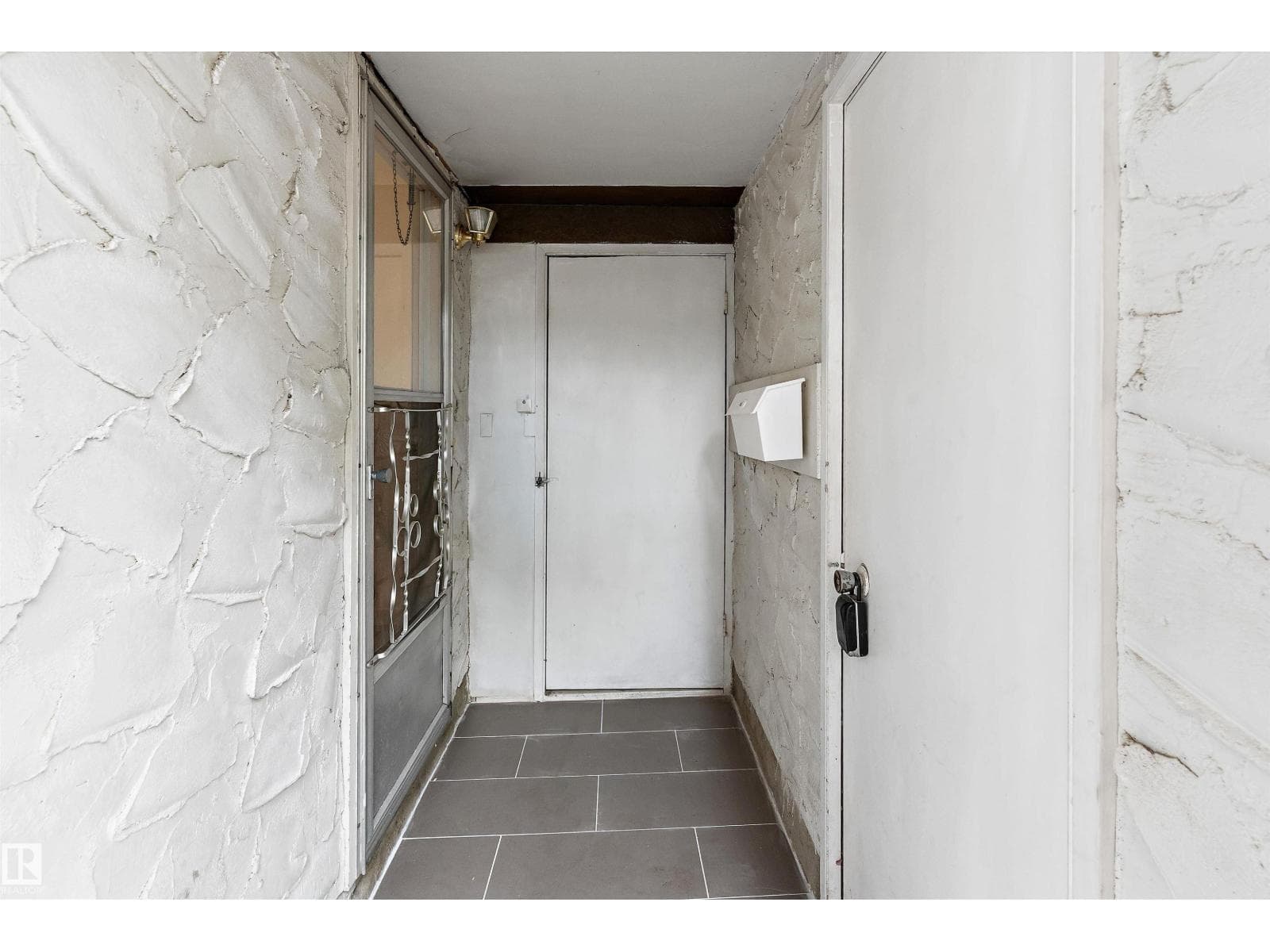 17406 76 AV NW — photo 4