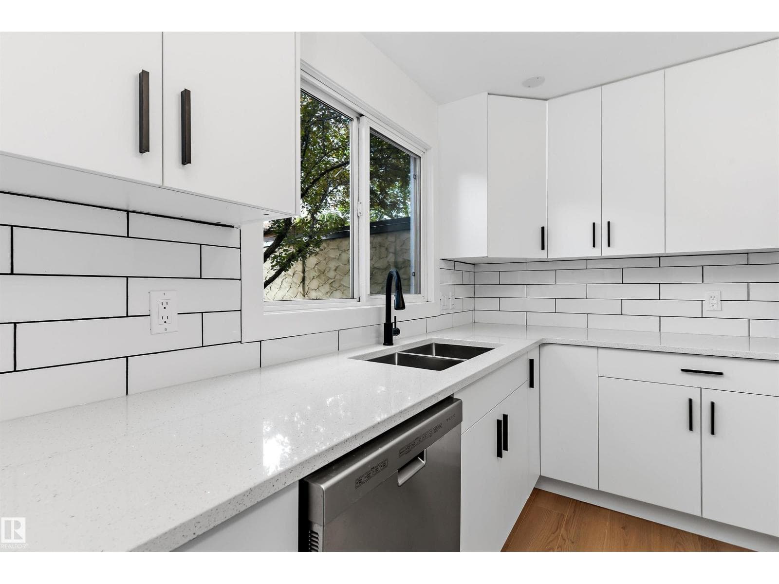 17406 76 AV NW — photo 5