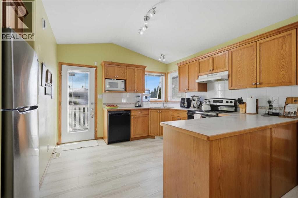 277 Deschner Close — photo 3