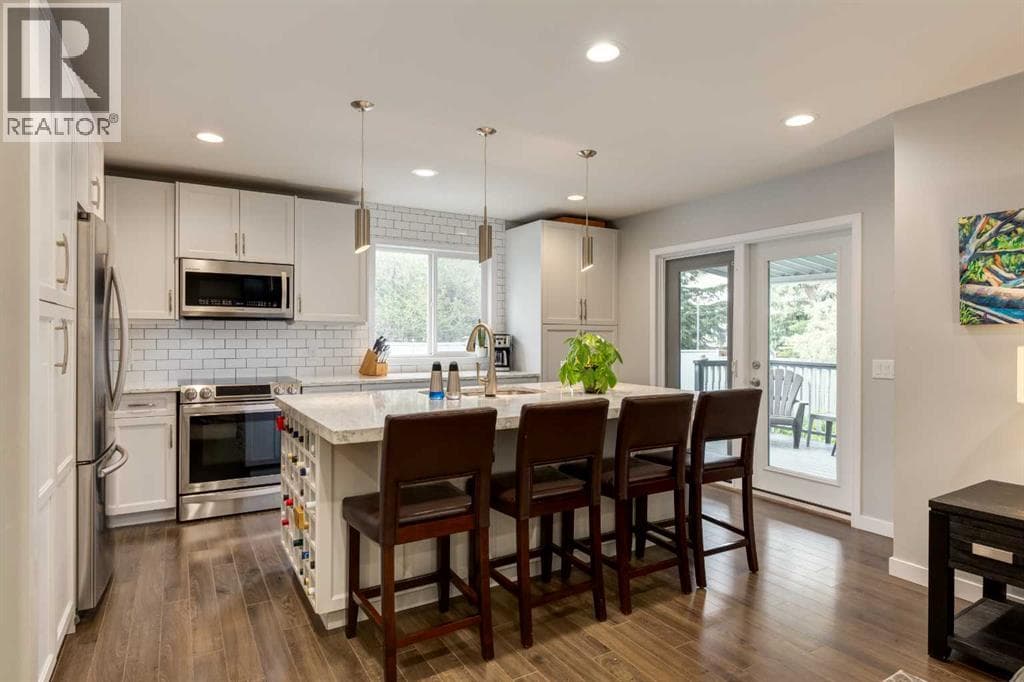 128 Riverwood Close SE — photo 4