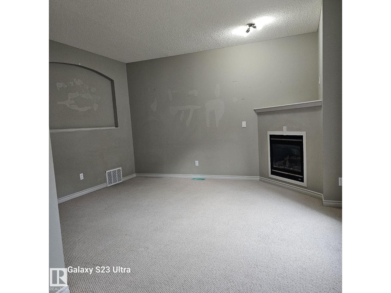 #99 13825 155 AV NW — photo 3
