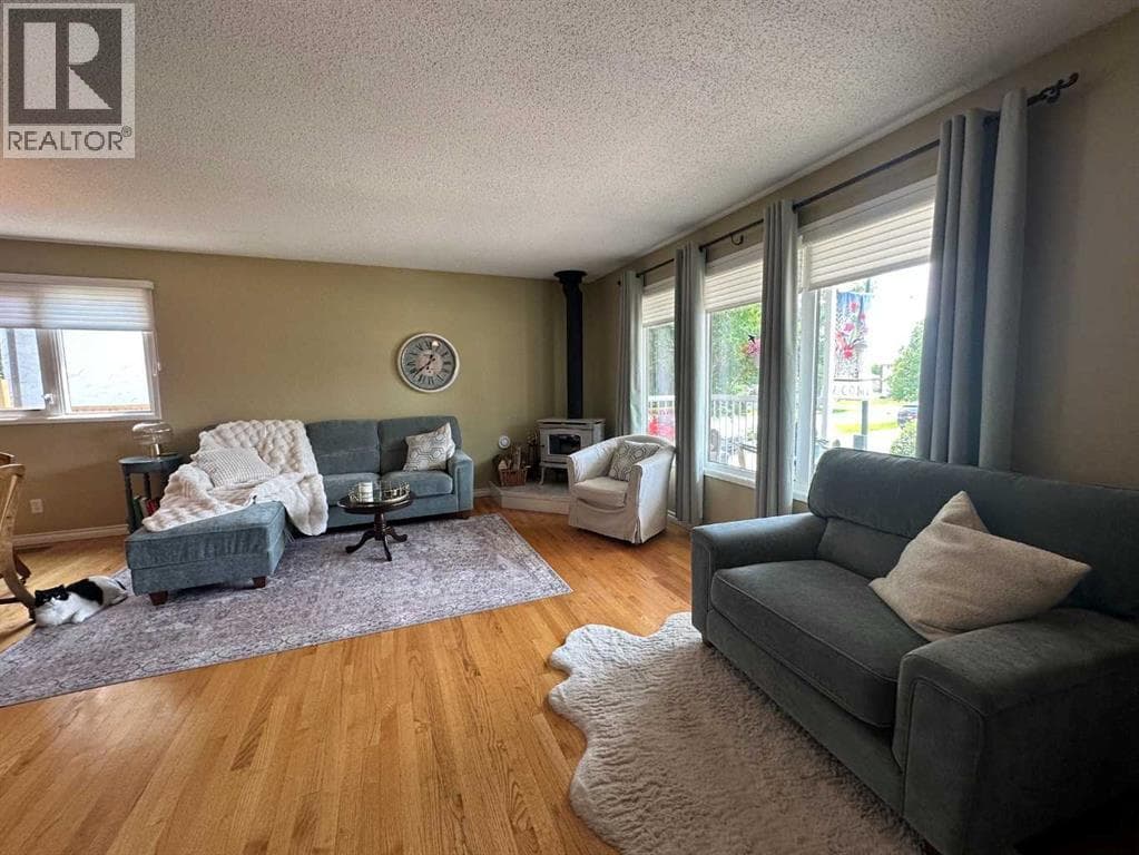 134 Wiltshire Boulevard — photo 4