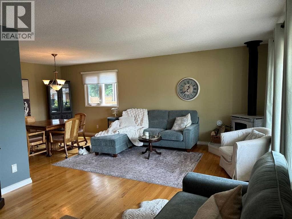 134 Wiltshire Boulevard — photo 3