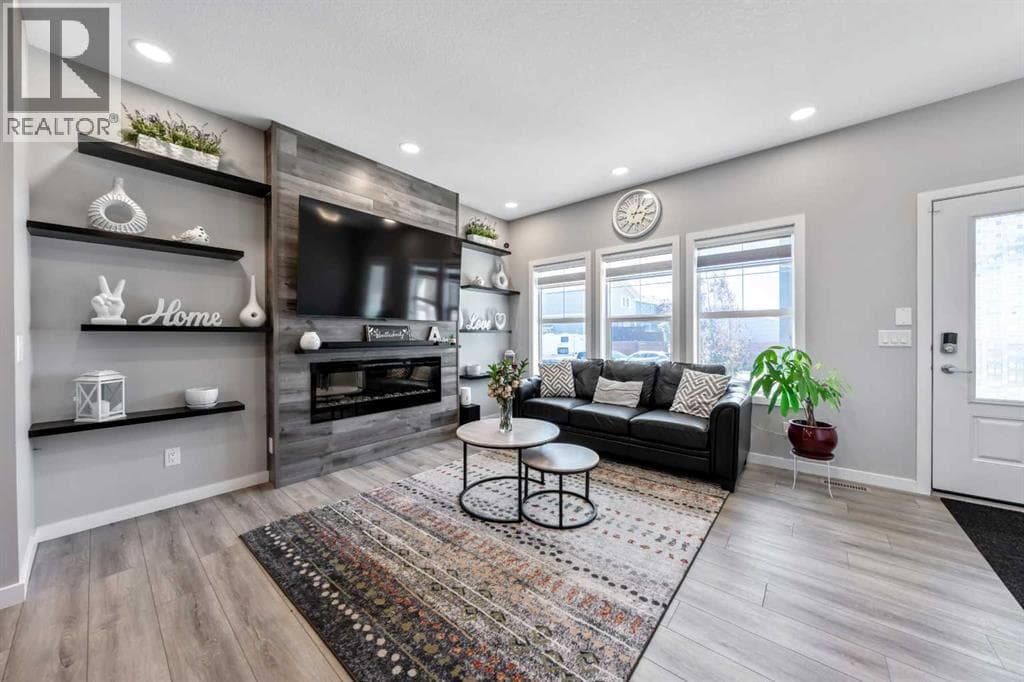 384 Chinook Gate Close SW — photo 4