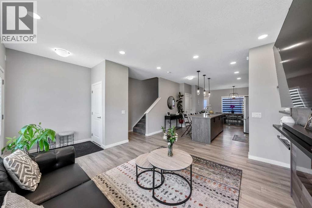 384 Chinook Gate Close SW — photo 5