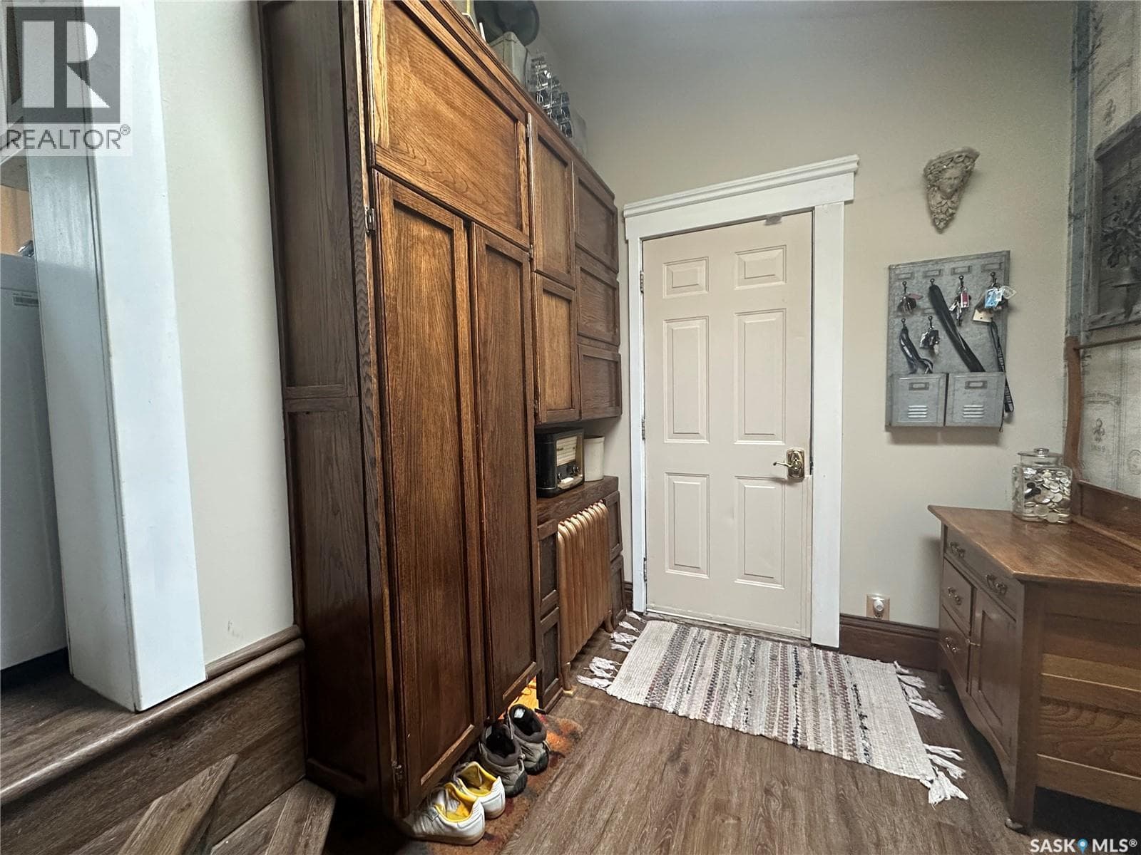 503 Bison AVENUE — photo 4