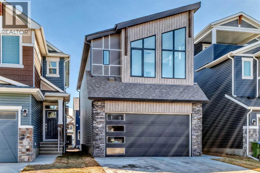 138 Silver Spruce Grove SW — photo 3