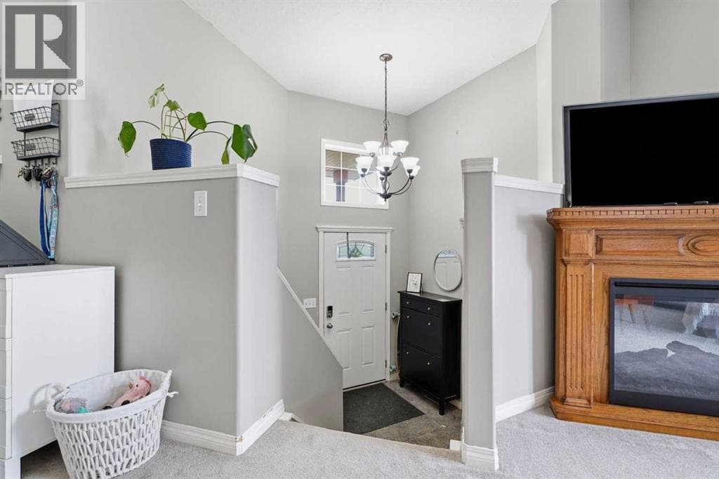 27 Hallgren Drive — photo 3