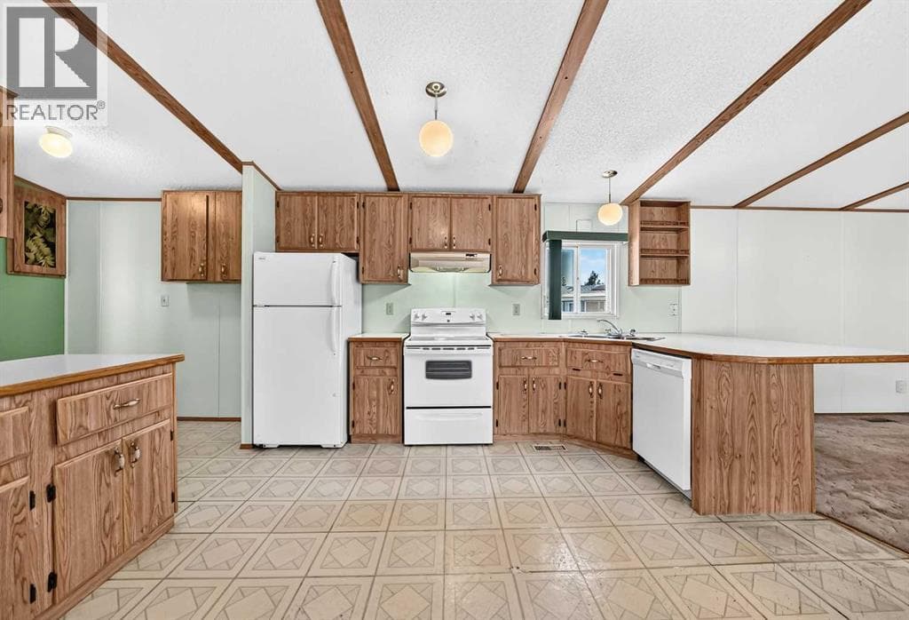 3218 Burroughs  NE — photo 2