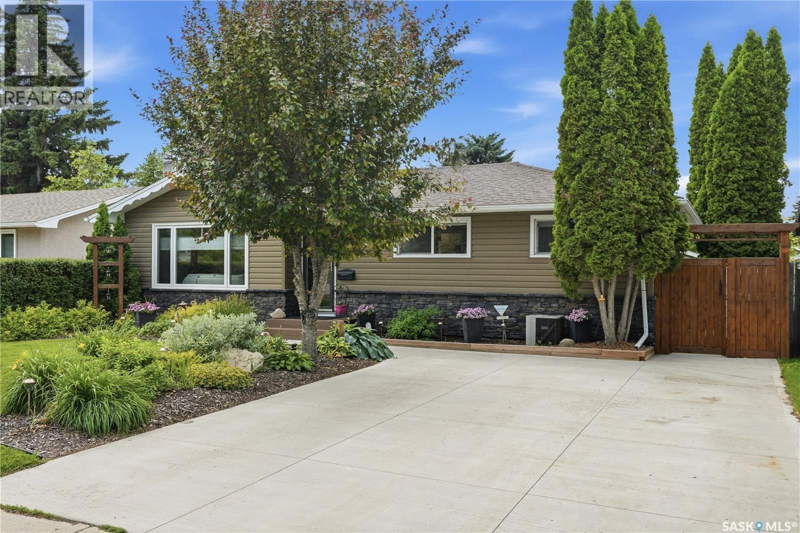 88 SPARLING CRESCENT — photo 2