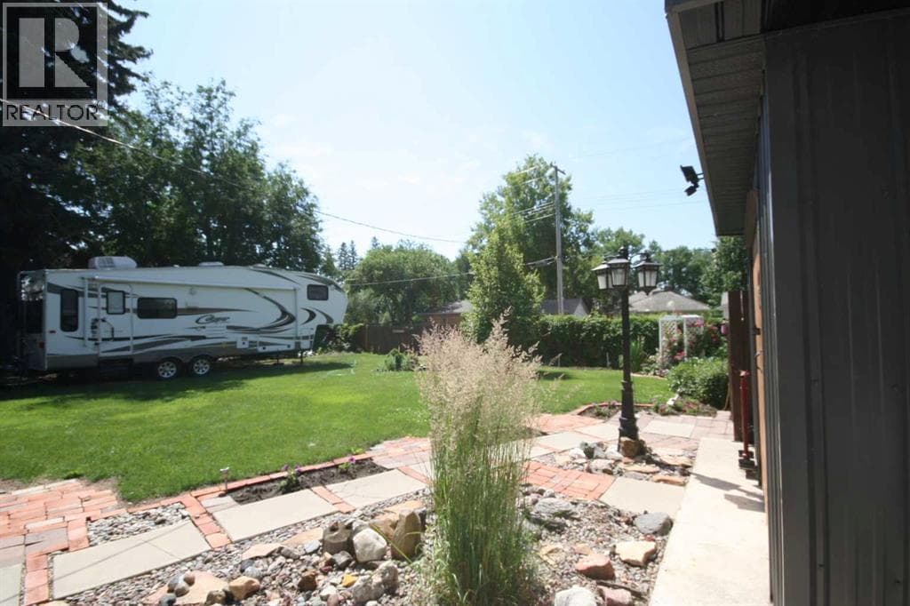 507 2 Avenue W — photo 5
