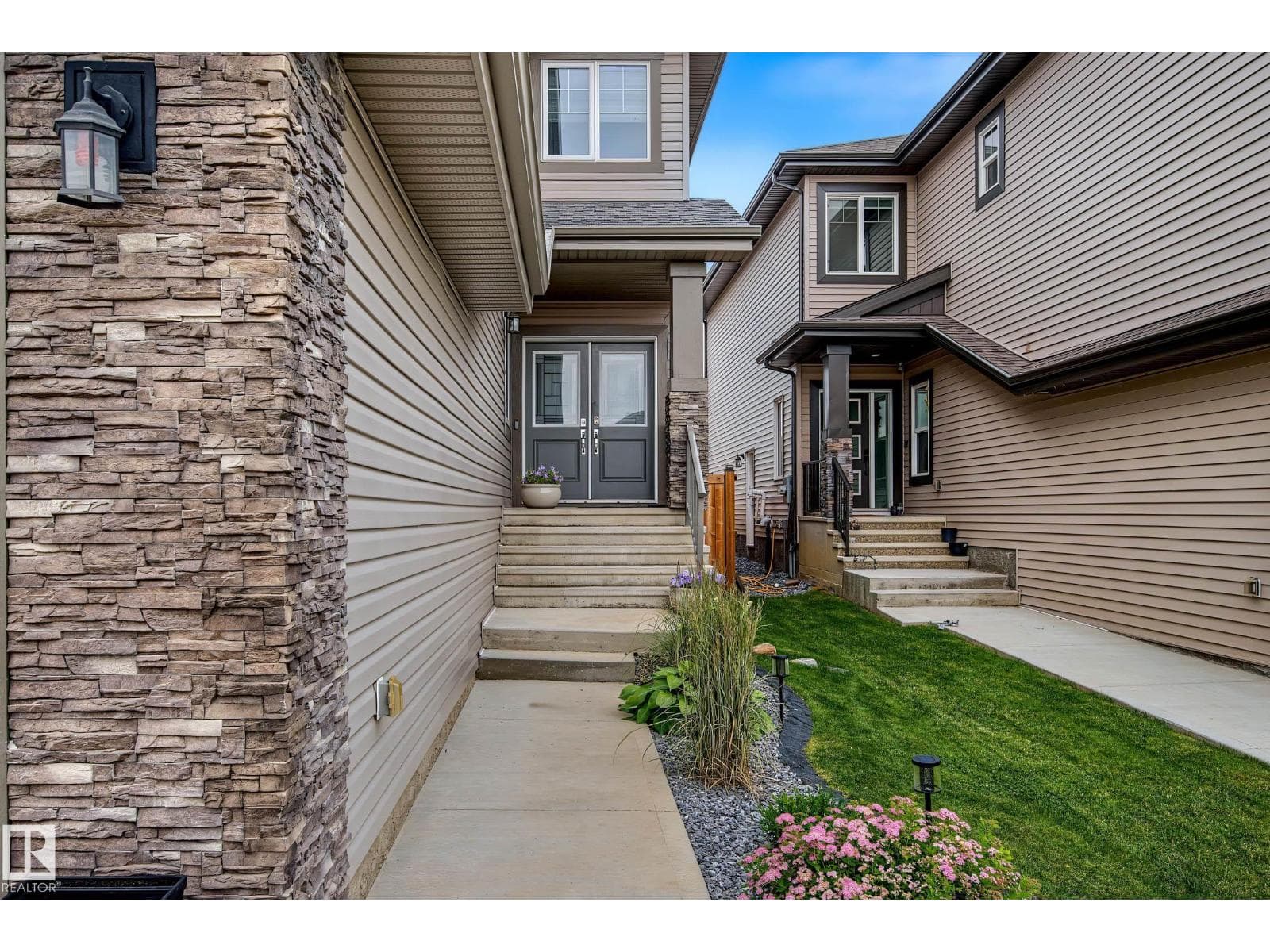 4010 46 AV — photo 3