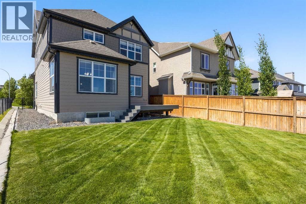 27 Mahogany Crescent SE — photo 4