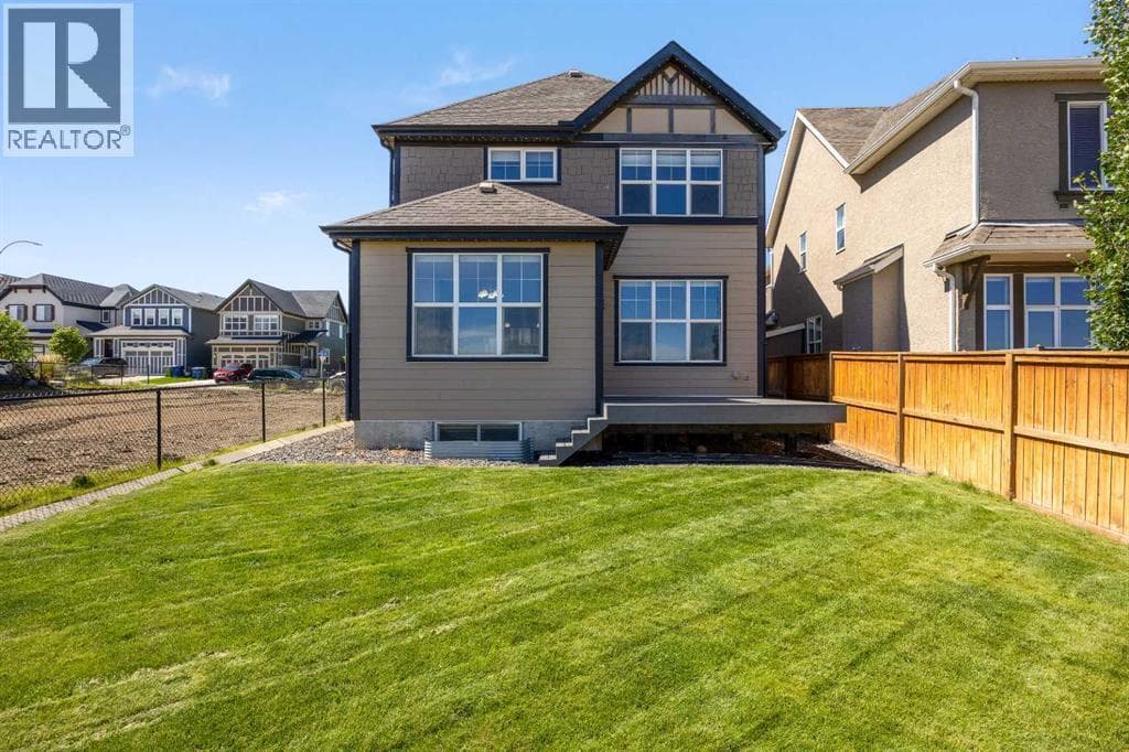 27 Mahogany Crescent SE — photo 5