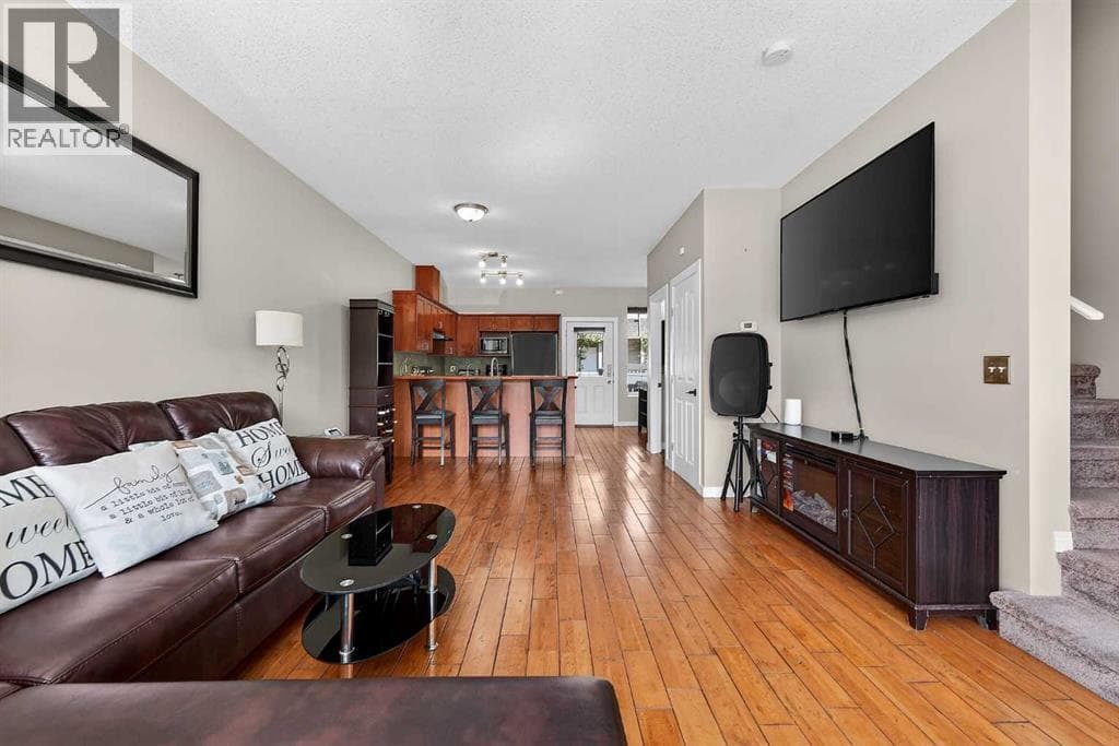 402, 2005 Luxstone Boulevard SW — photo 3