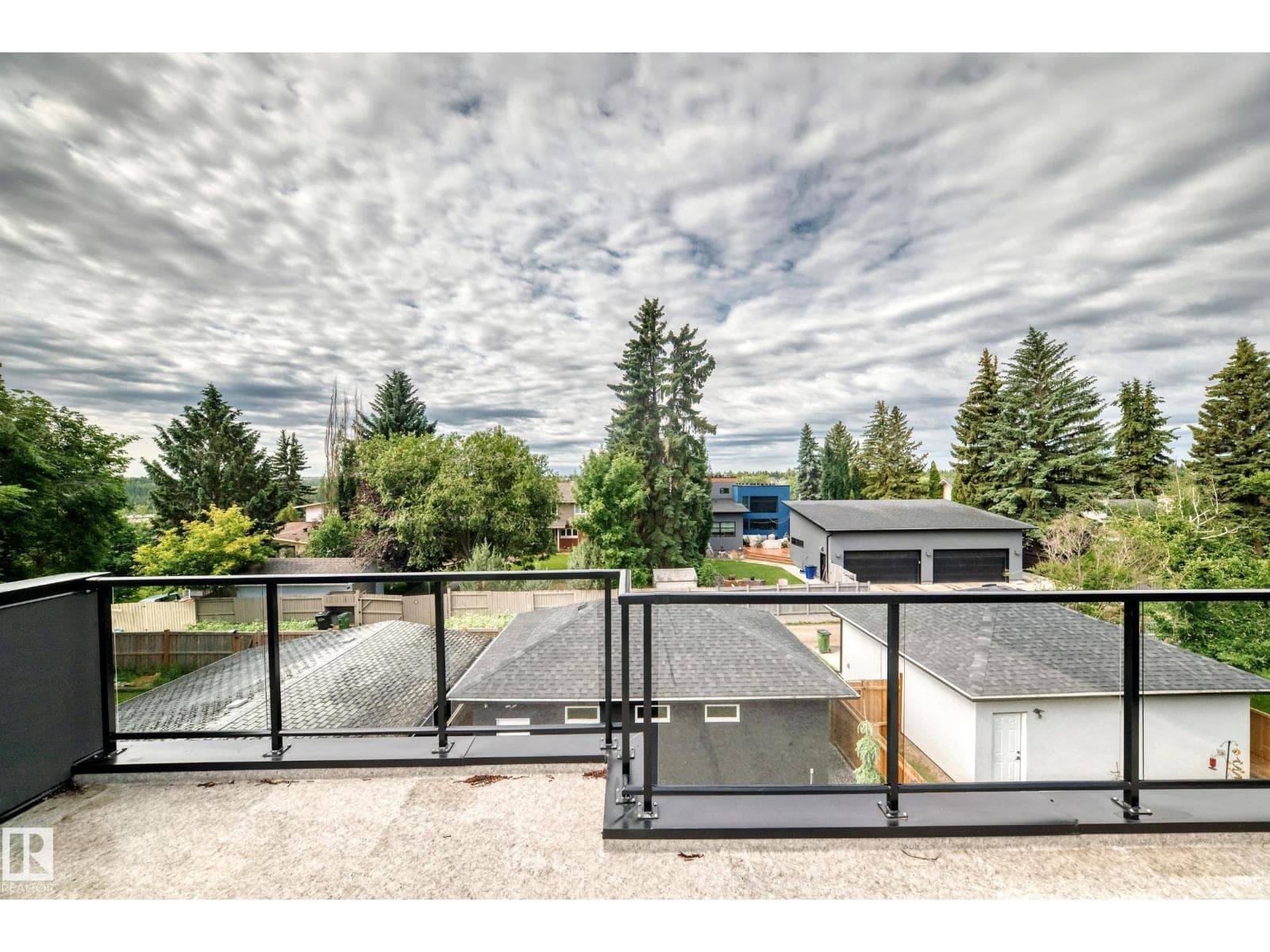 12631 52 AV NW — photo 2