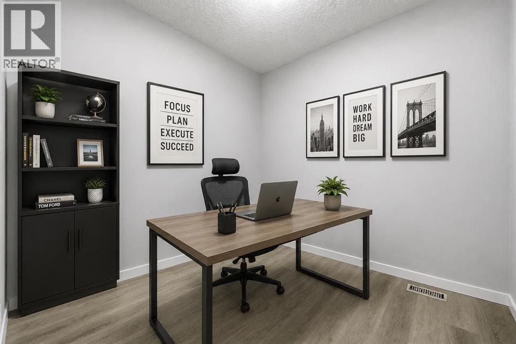 148 Walden Square SE — photo 3