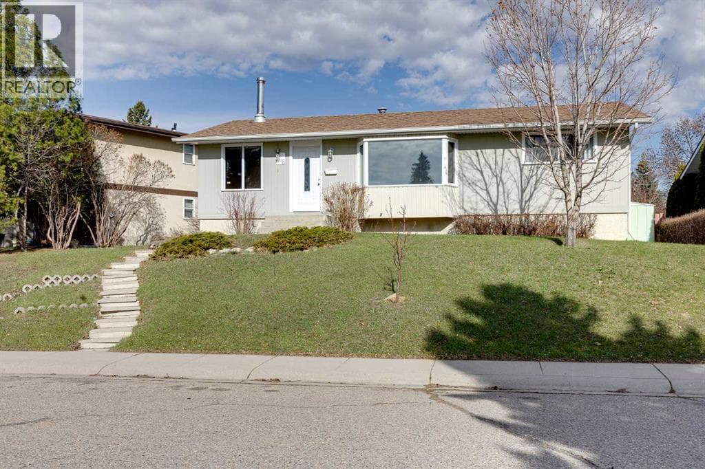248 Huntcroft Road NE — photo 3