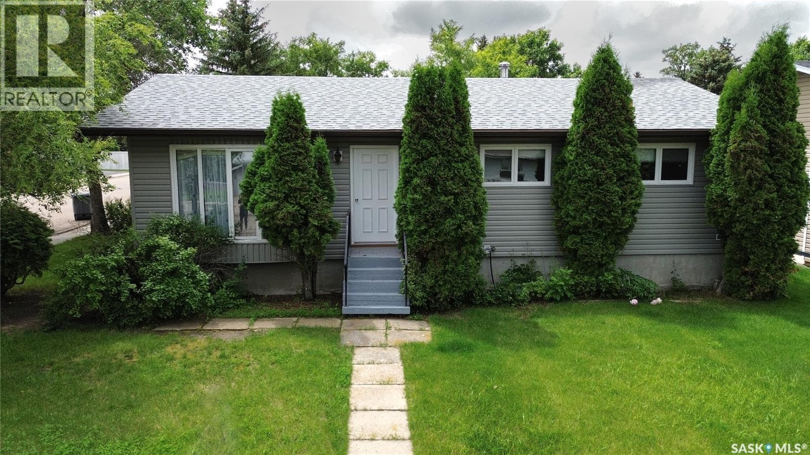 1008 Parklane DRIVE