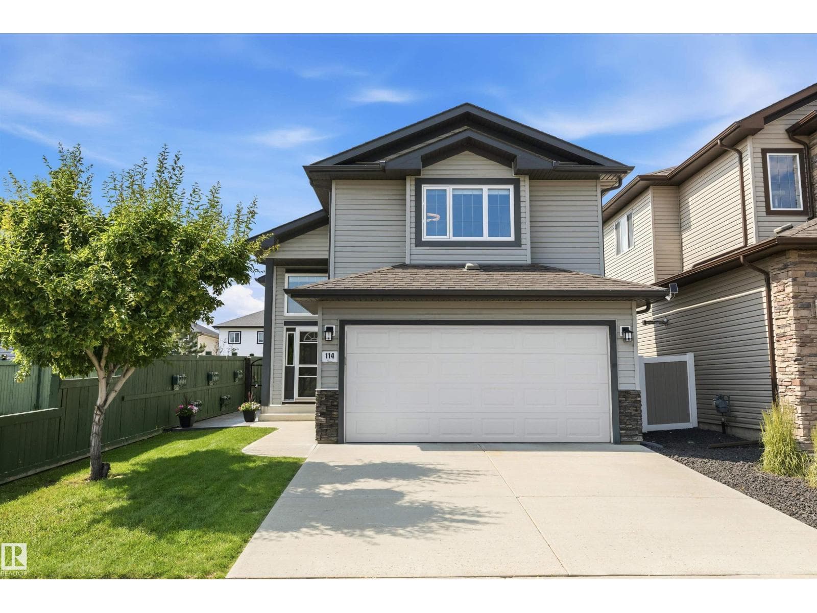 114 WOODHILL LN