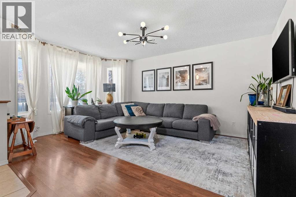 85 Evermeadow Manor SW — photo 4