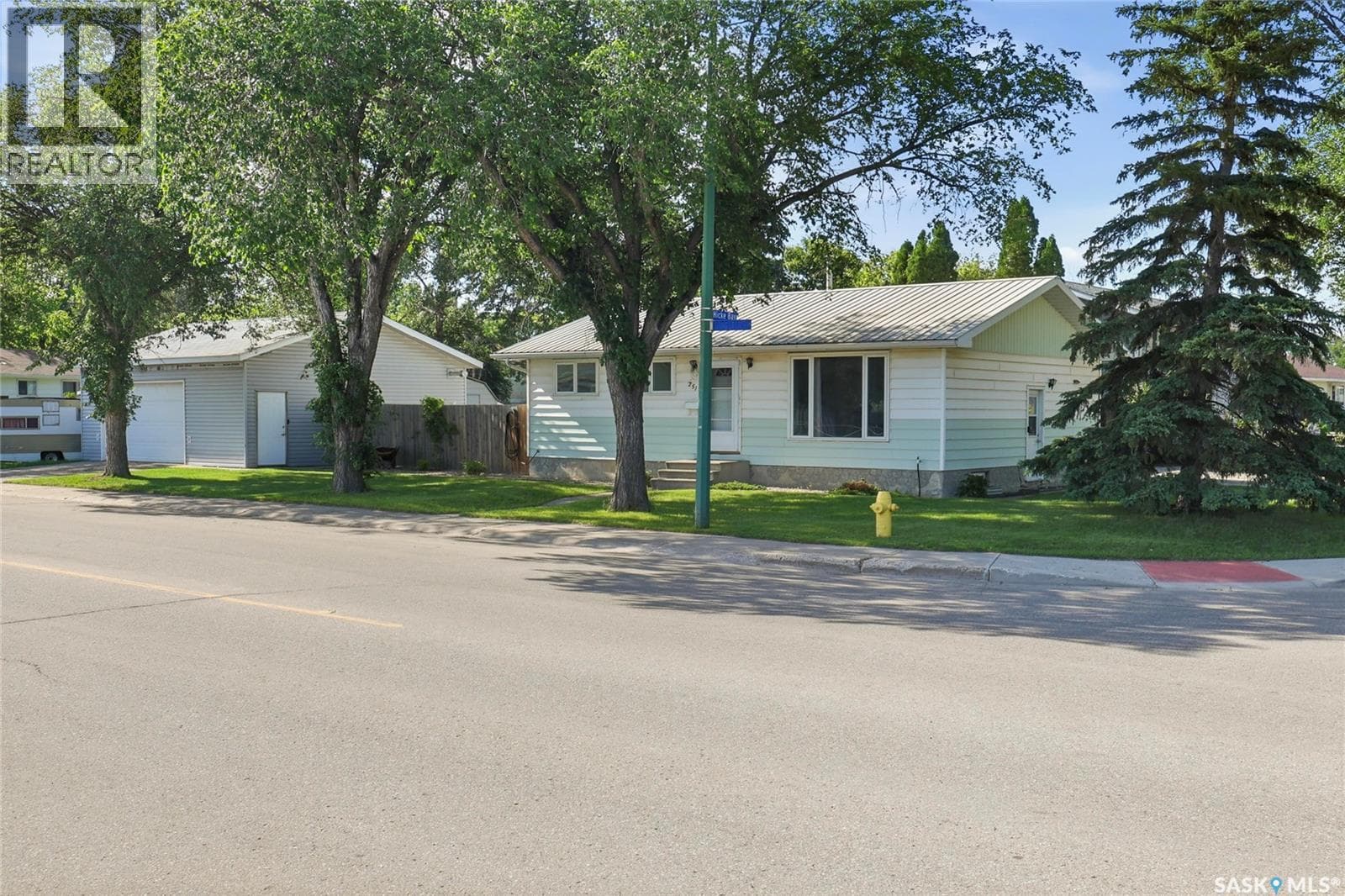 251 Sangster BOULEVARD