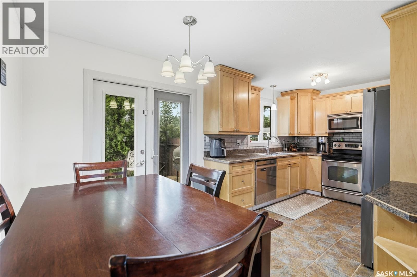 251 Sangster BOULEVARD — photo 5