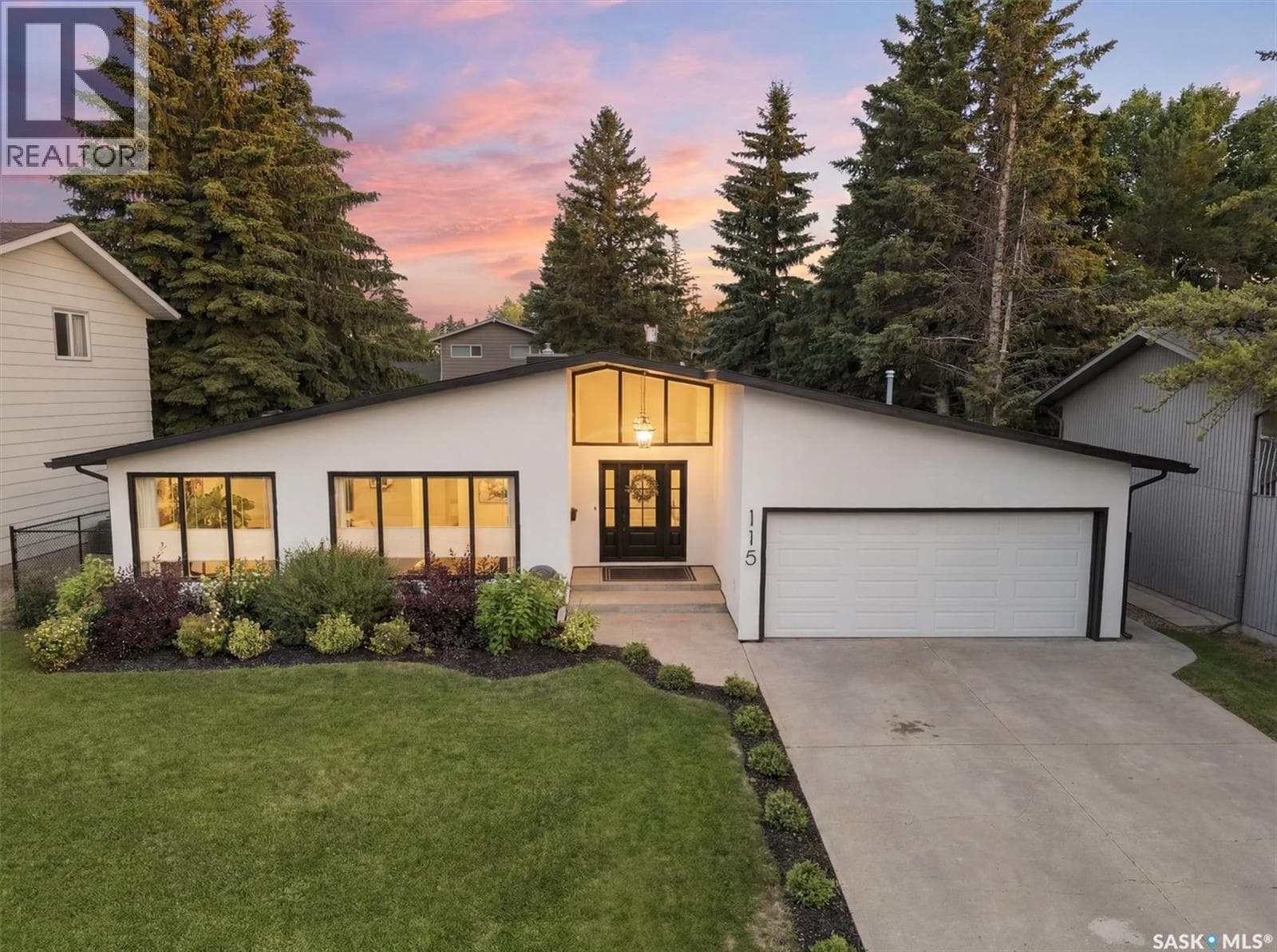 115 Whiteswan DRIVE
