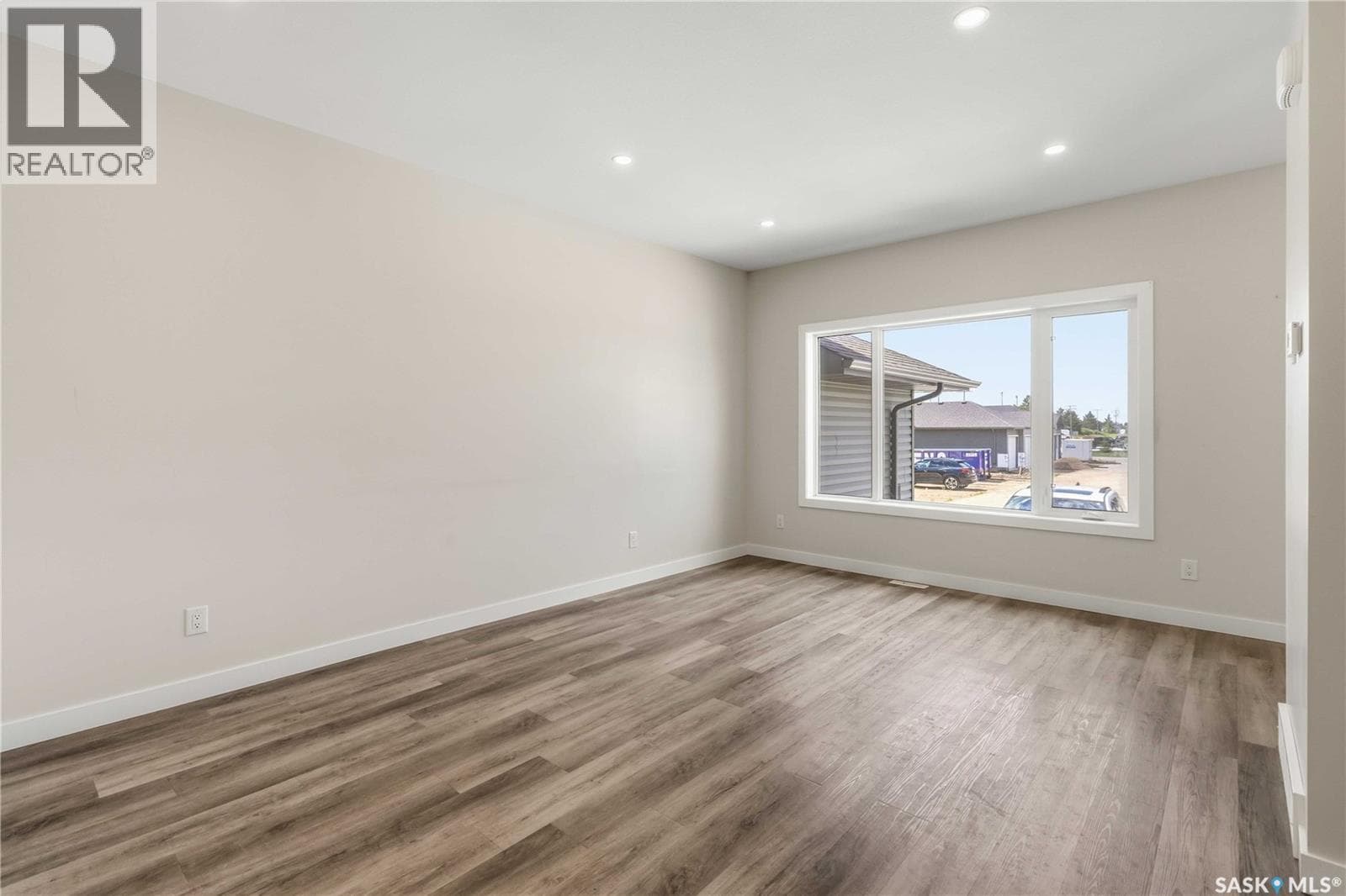 32 301 Centennial ROAD — photo 5