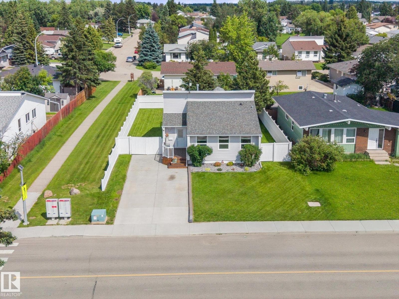 3607 42 ST — photo 4