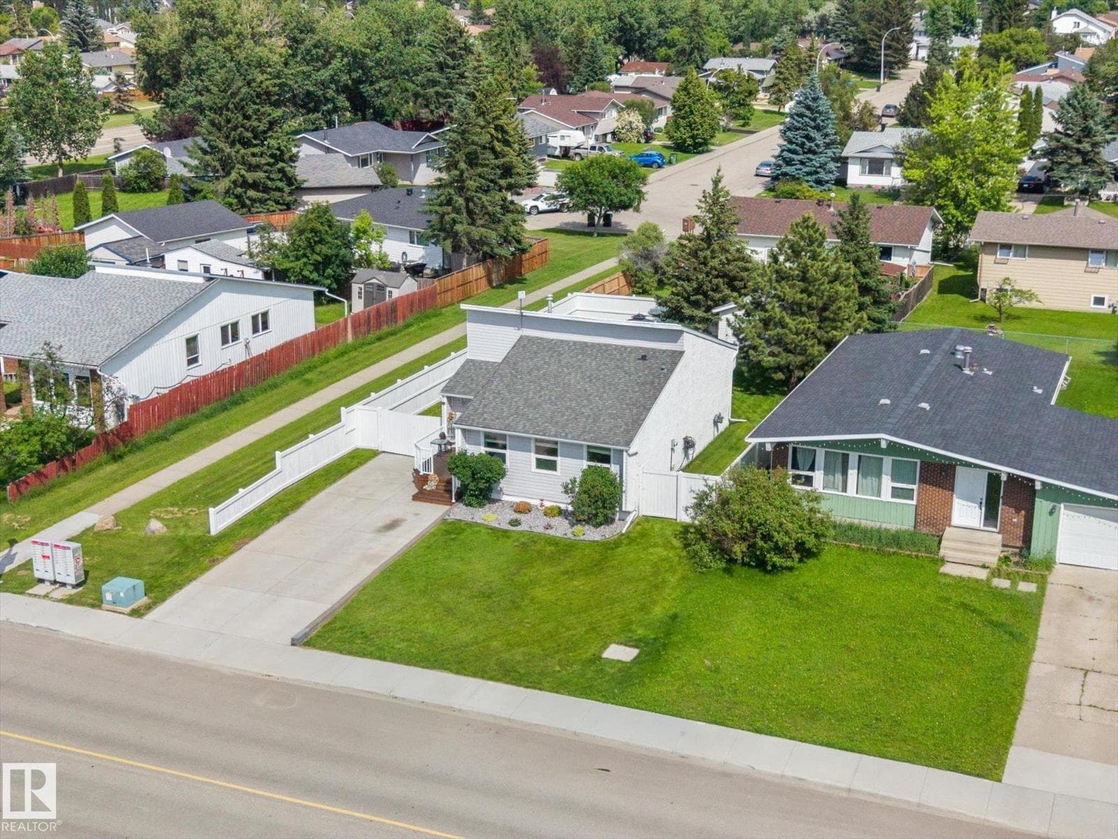 3607 42 ST — photo 5