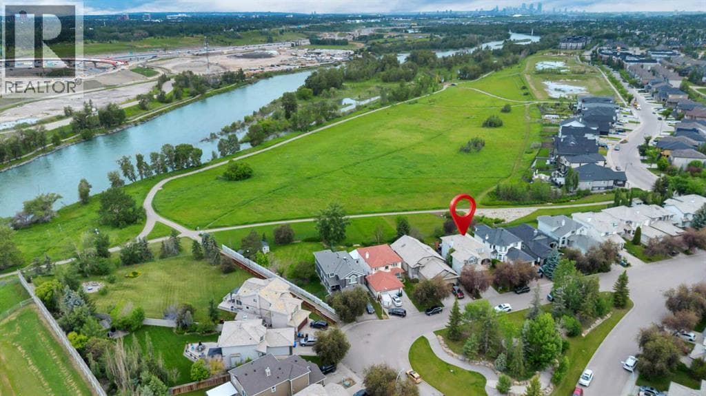 537 Douglas Glen Point SE — photo 3