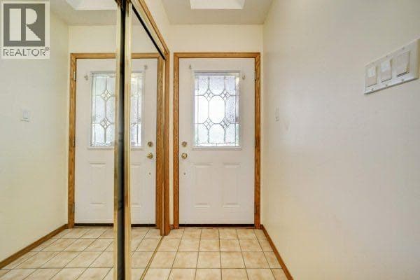 23 Niska Place W — photo 3