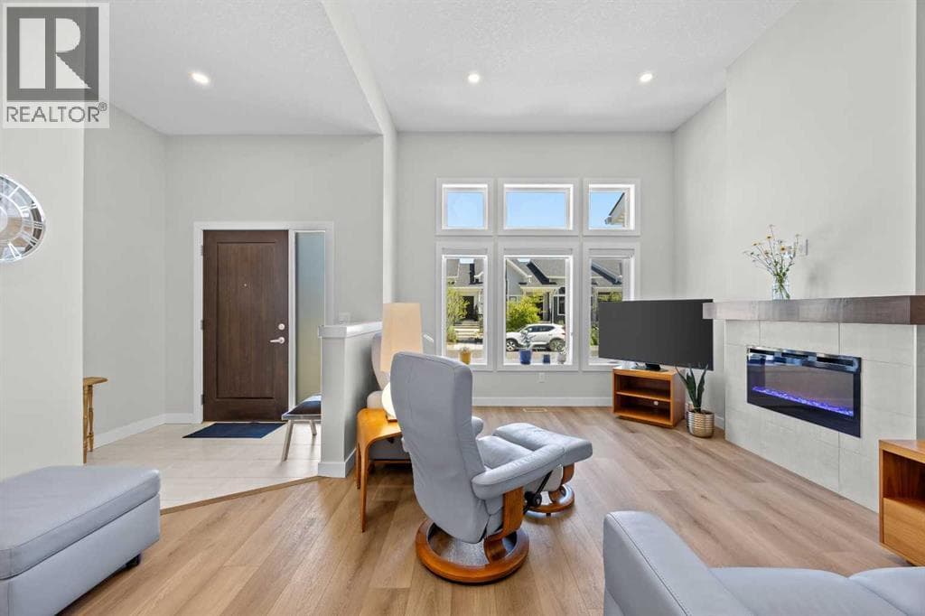 54 Iris Crescent — photo 5
