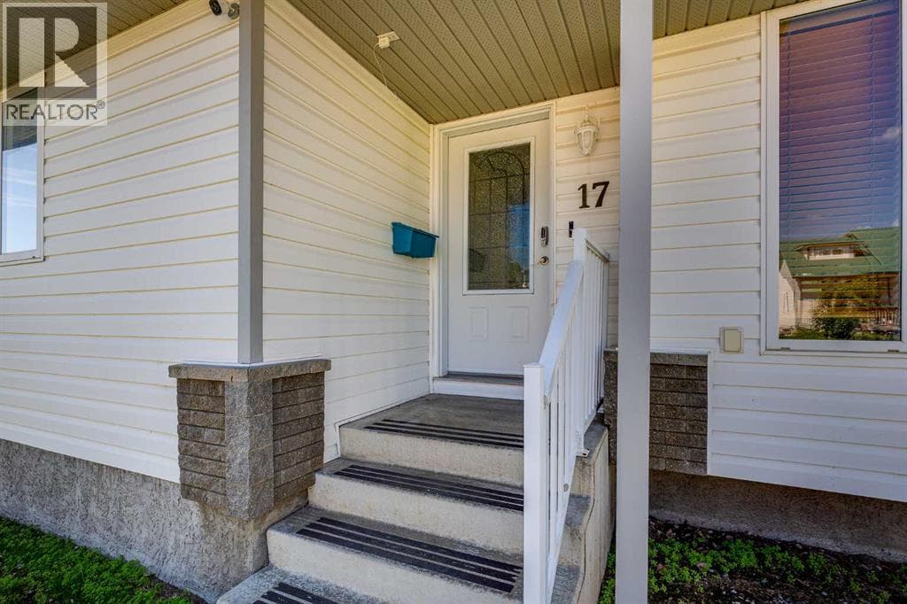 17 Stanford Boulevard — photo 4