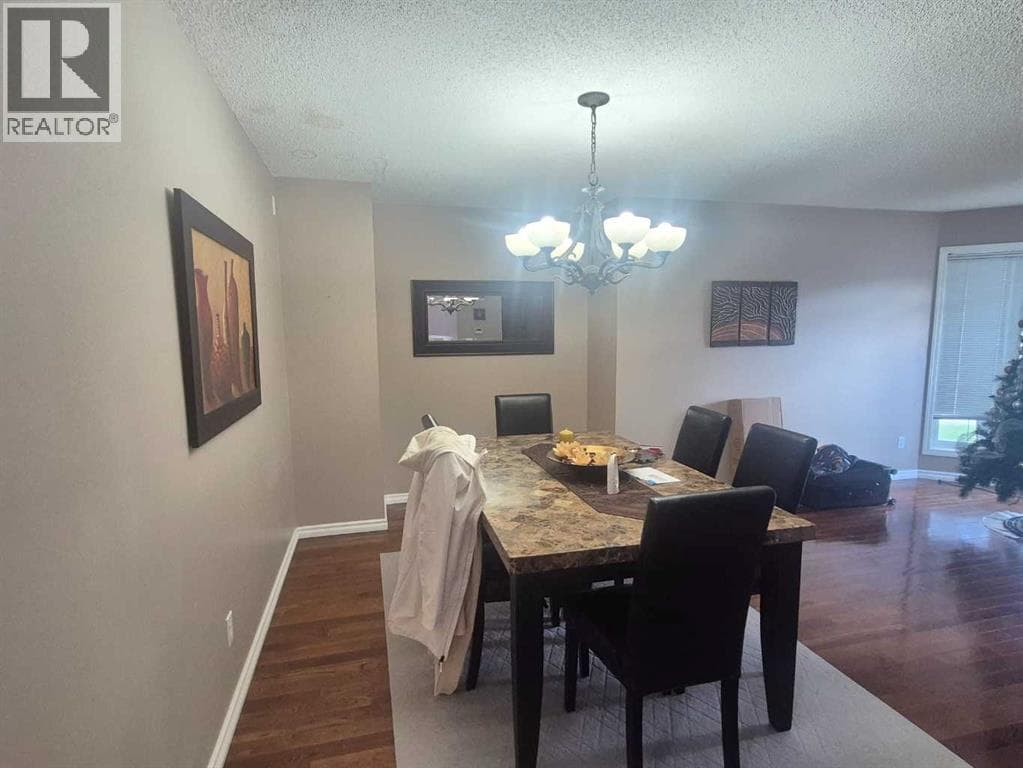 127 Hampstead Circle NW — photo 3
