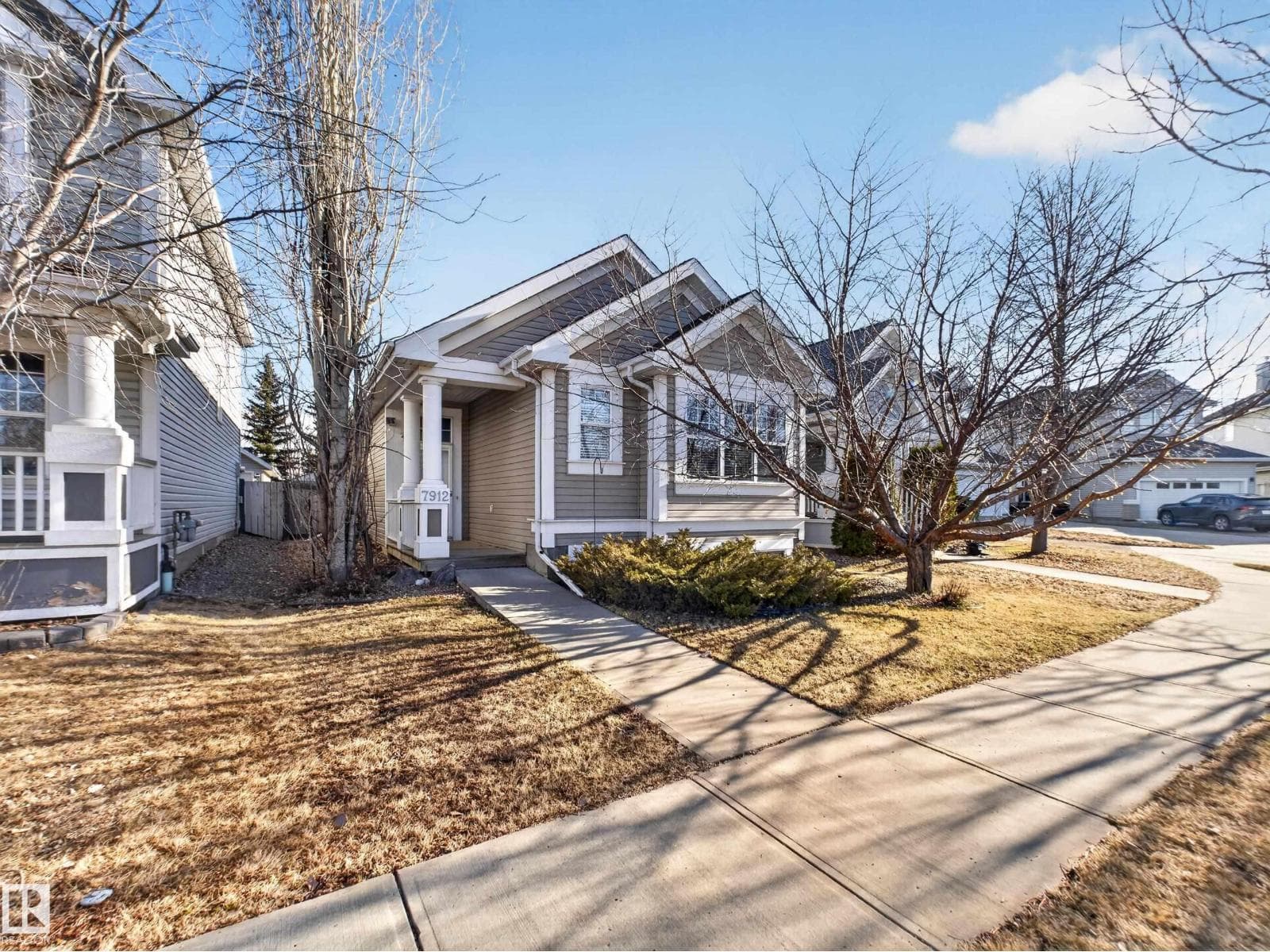 7912 10 AV SW — photo 3