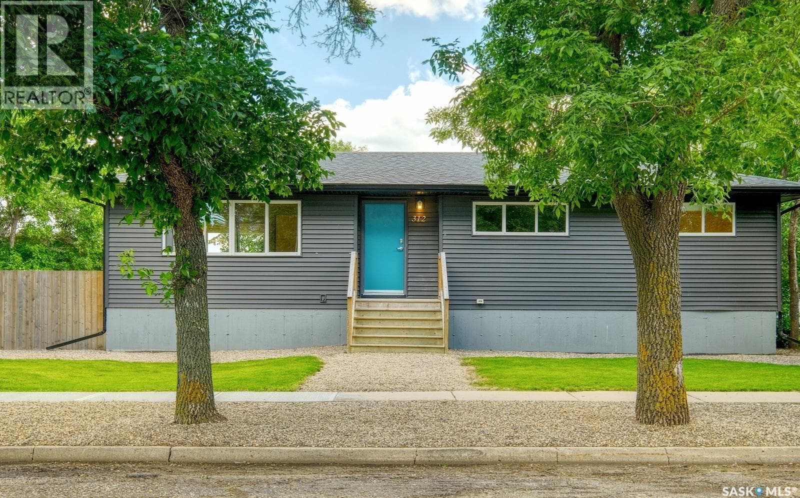 312 4th AVENUE E — photo 2