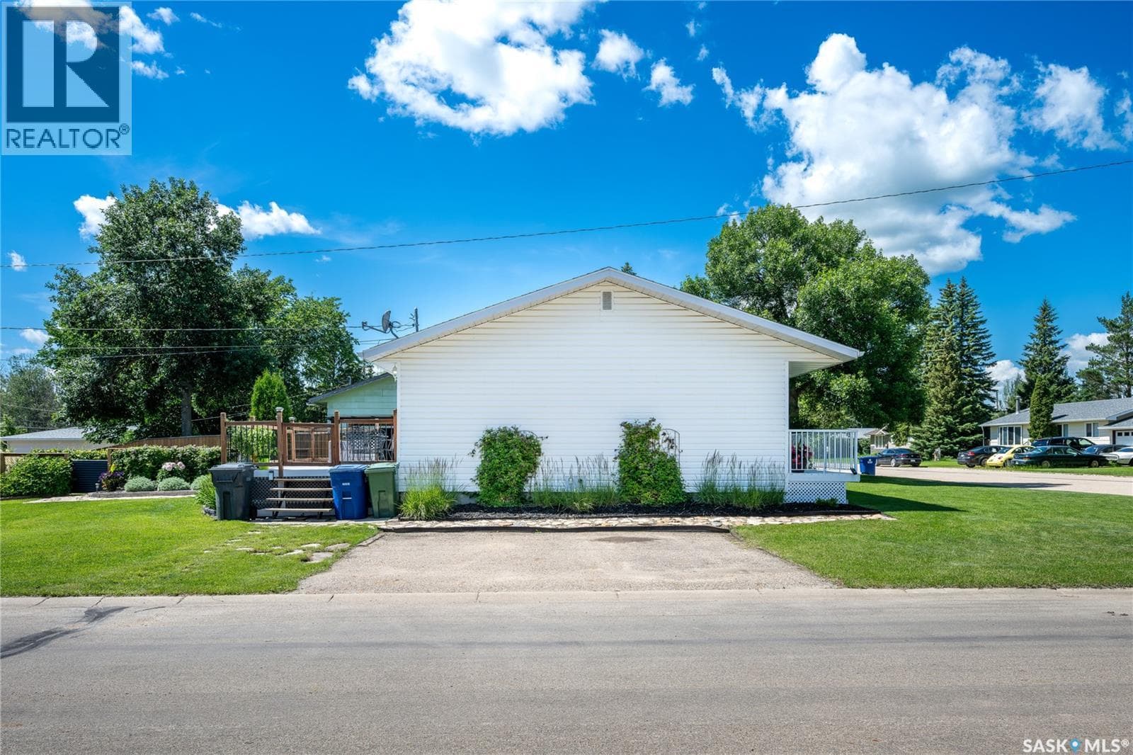 603 Clover AVENUE — photo 3