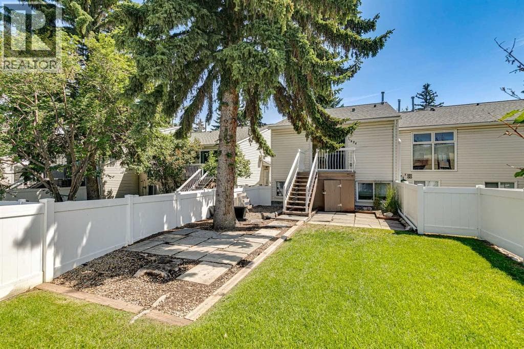 11424 8 Street SW — photo 2