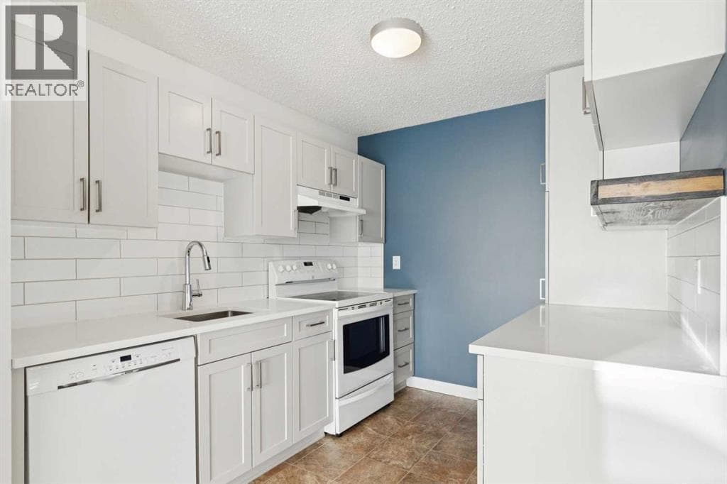 11424 8 Street SW — photo 3