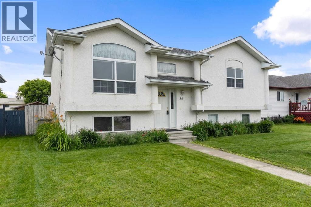 38 Stephens Crescent